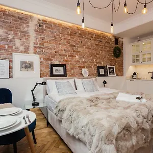 Sleephome Poznanska Апартаменты
